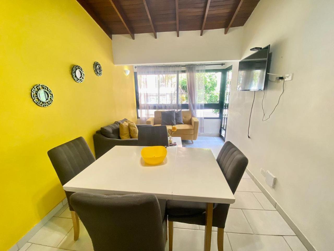 Apartamentos Amoblados Laureles Estadio Medellin Casa Margarita Exteriör bild
